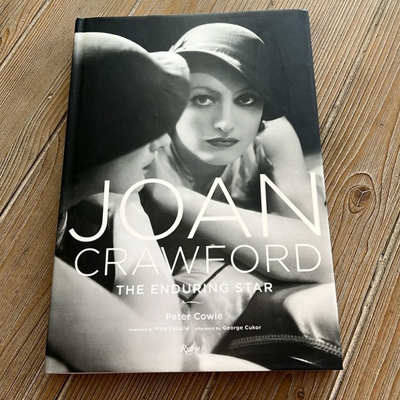 JOAN CRAWFORD
THE ENDURING STAR - Picture 1 of 5